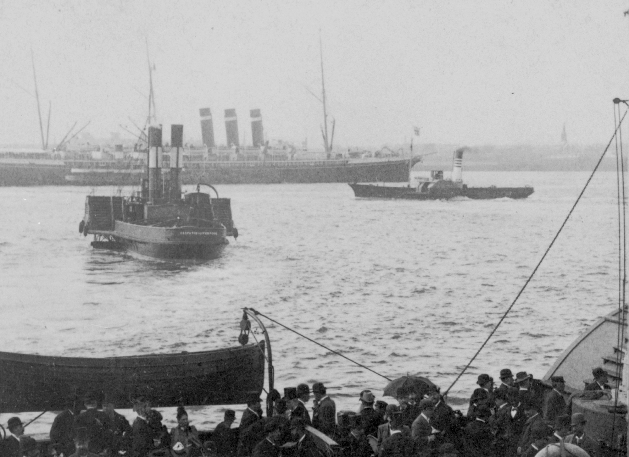 Black and white picture of of ships in a harbor